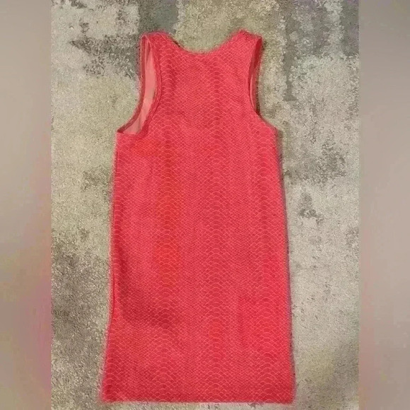 Women’s Pink Under Armour Workout Tank Top - Picture 2 of 5